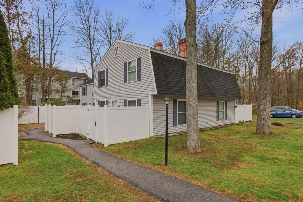 Photo of 4 Hemlock Forest #4, Dover, NH 03820 (MLS # 5084510)