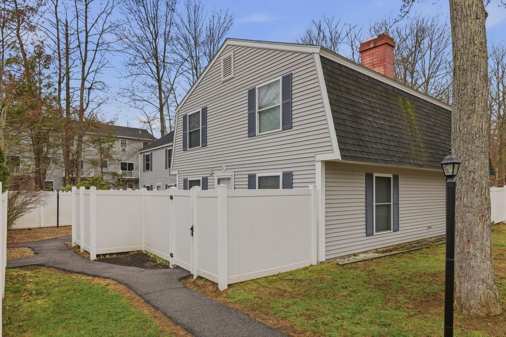 Photo of 4 Hemlock Forest #4, Dover, NH 03820 (MLS # 5084510)