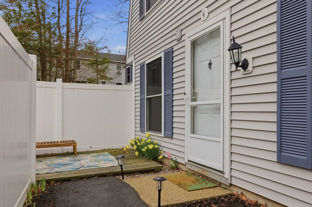 Photo of 4 Hemlock Forest #4, Dover, NH 03820 (MLS # 5084510)