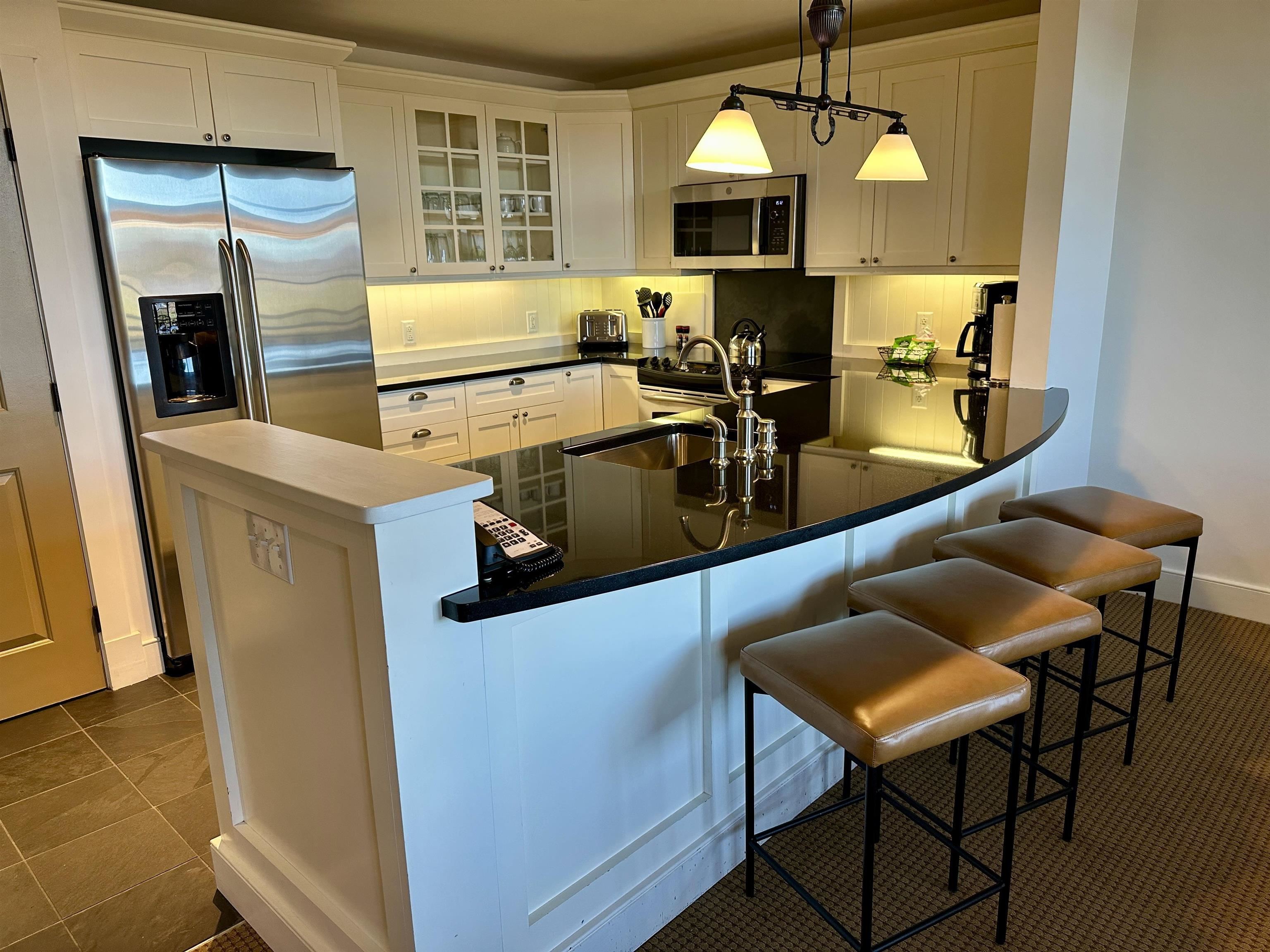 102 Forest Drive 322 (plus lockout 422)/ IV Clay Brook at Sugarbush