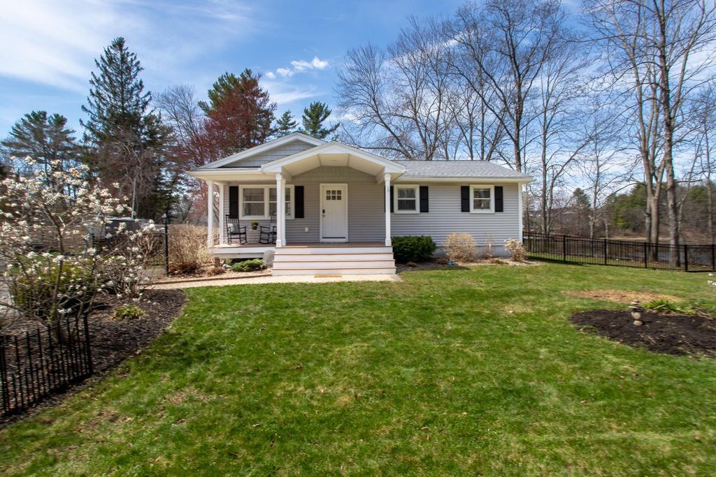 Photo of 1 Nute Road, Dover, NH 03820 (MLS # 5084783)