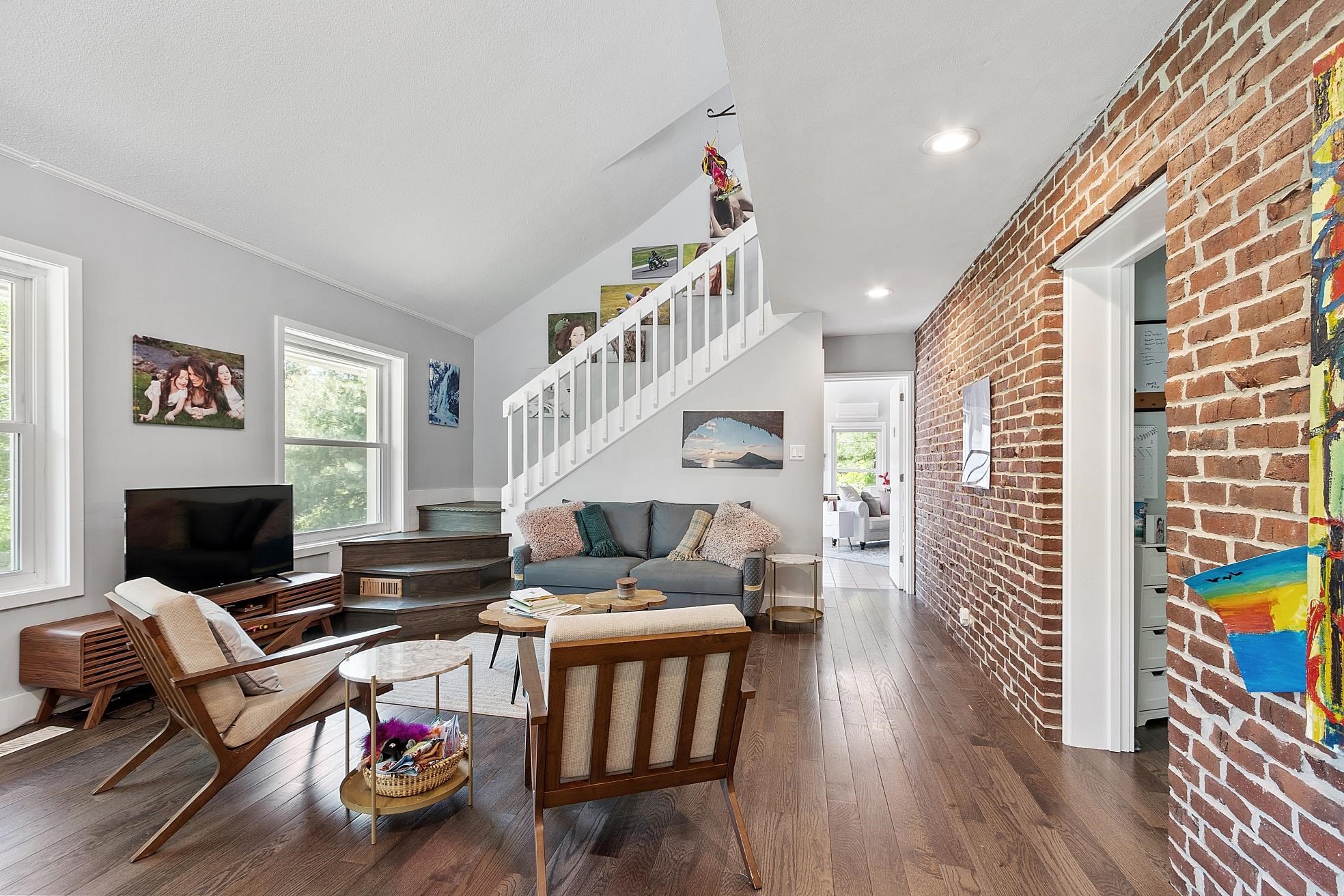 2 Candlewood Road