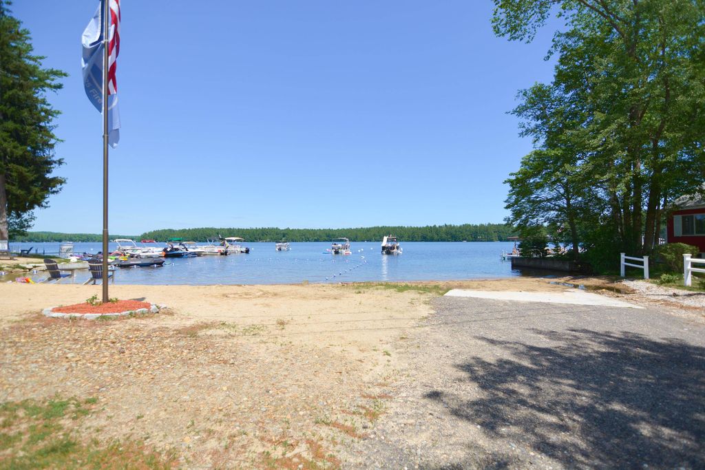 Photo of 209 Chases Grove Road, Derry, NH 03038 (MLS # 5049613)