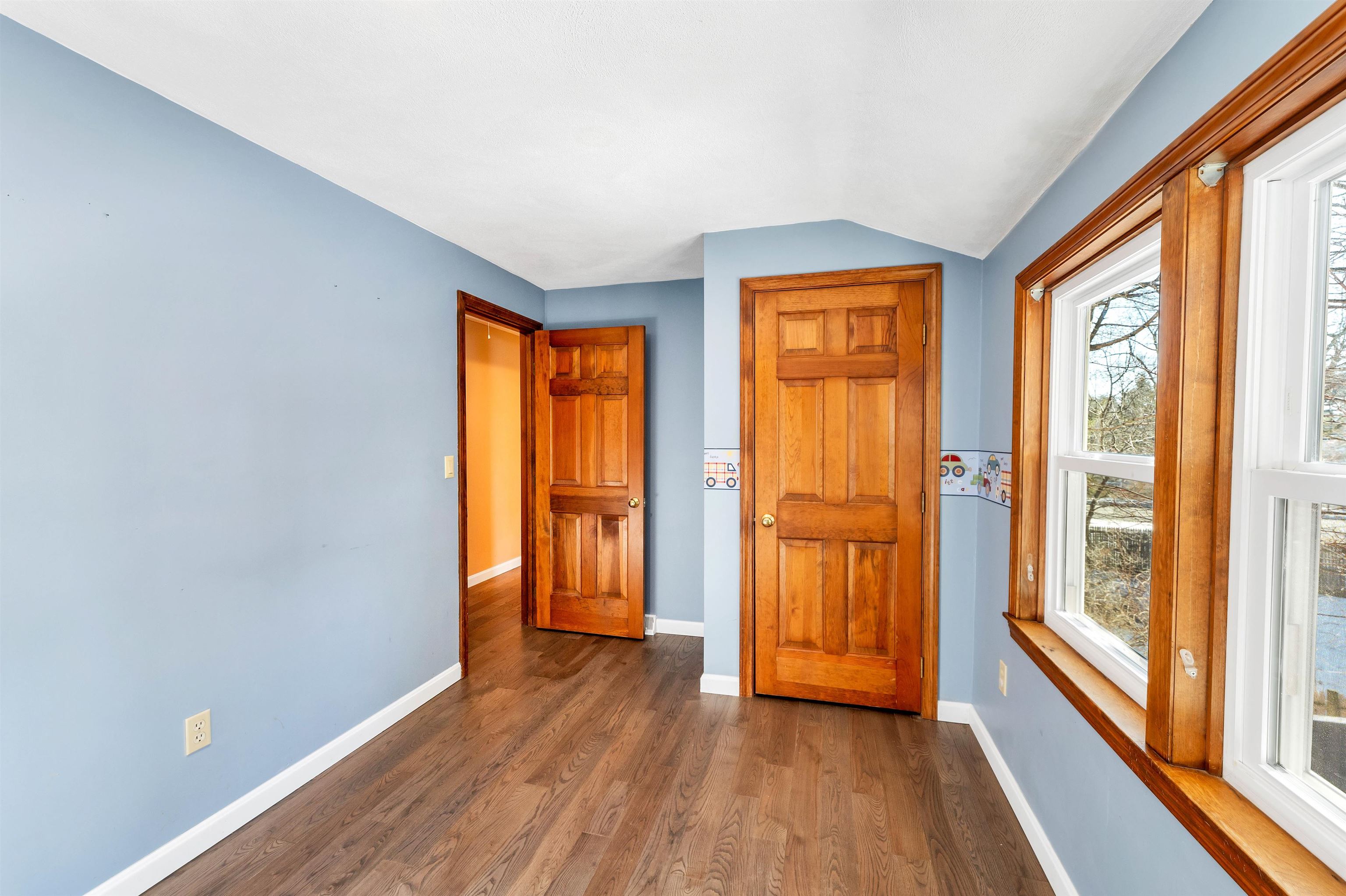 Nashua, New Hampshire 03063, United States, 4 Bedrooms Bedrooms, ,2 BathroomsBathrooms,Residential,Pending,8629