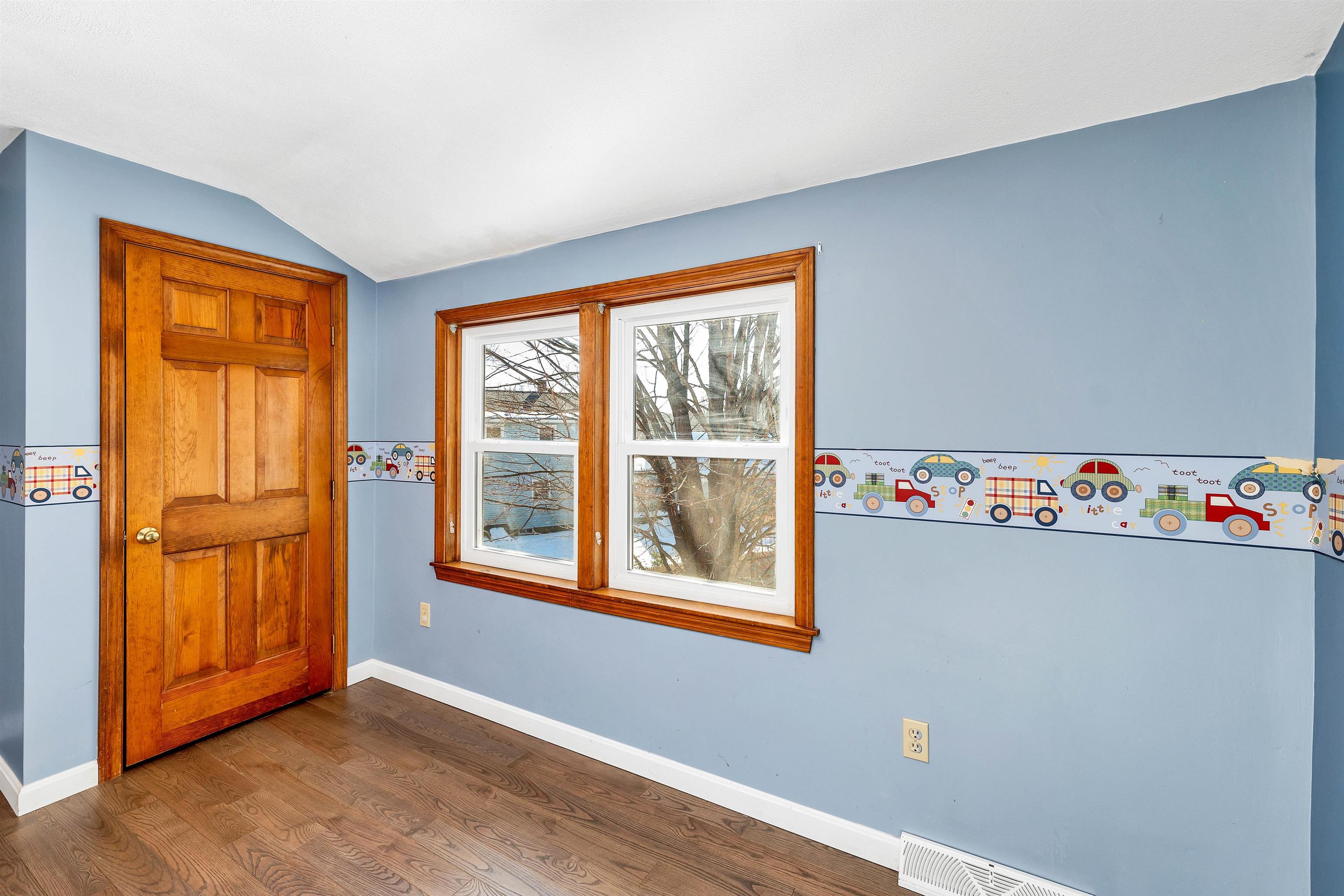 Nashua, New Hampshire 03063, United States, 4 Bedrooms Bedrooms, ,2 BathroomsBathrooms,Residential,Pending,8629