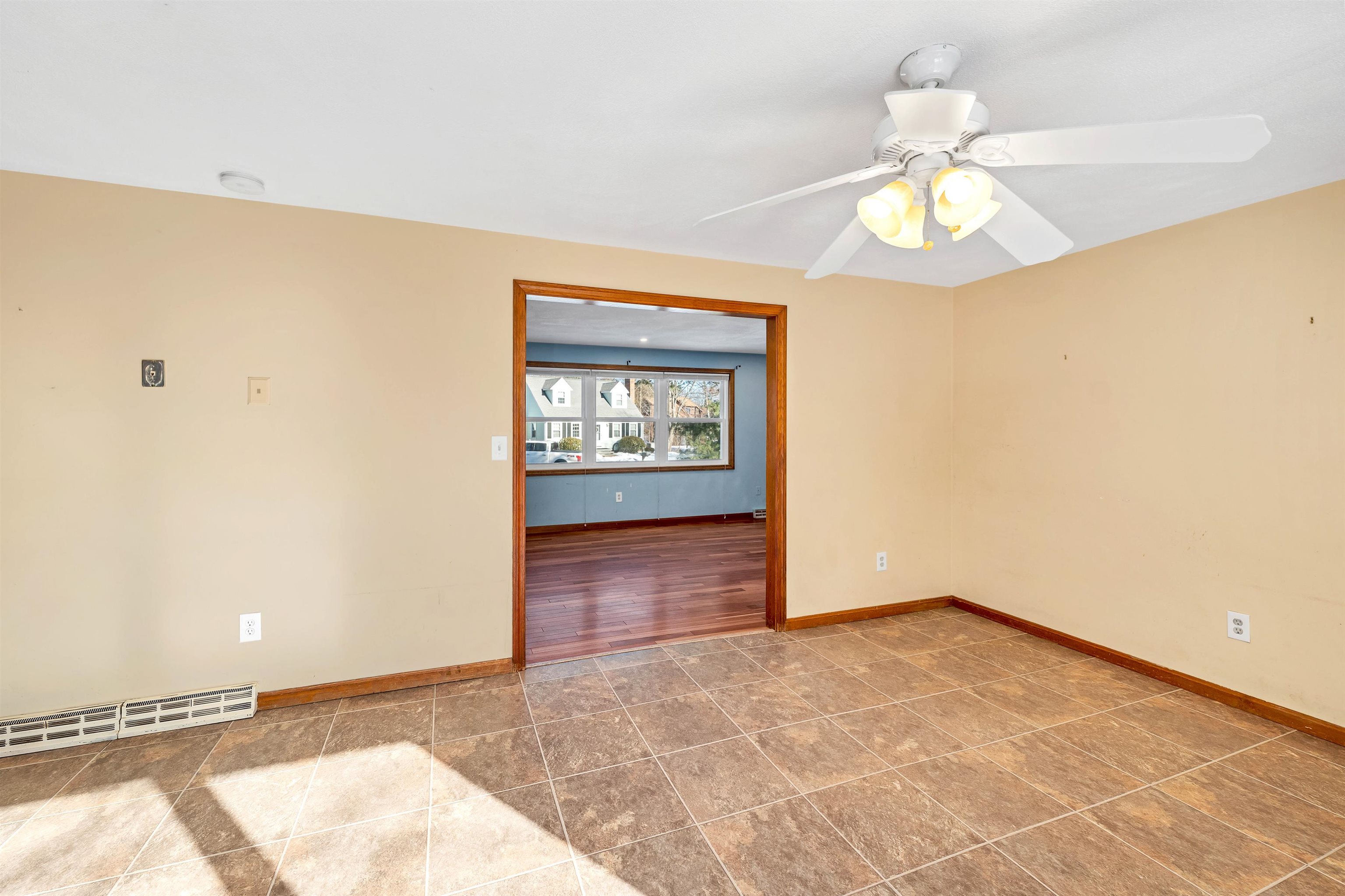 Nashua, New Hampshire 03063, United States, 4 Bedrooms Bedrooms, ,2 BathroomsBathrooms,Residential,Pending,8629