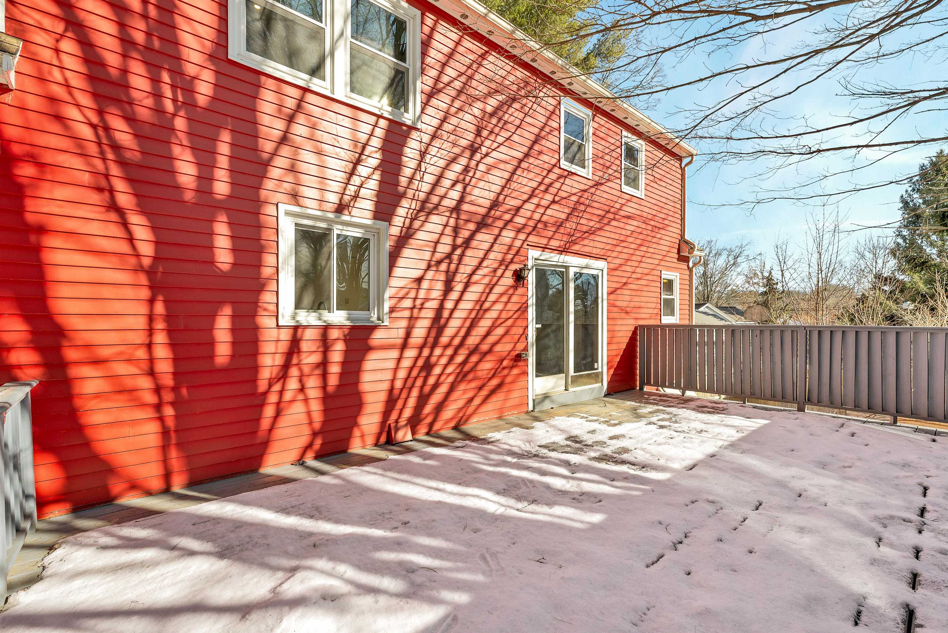 Nashua, New Hampshire 03063, United States, 4 Bedrooms Bedrooms, ,2 BathroomsBathrooms,Residential,Pending,8629