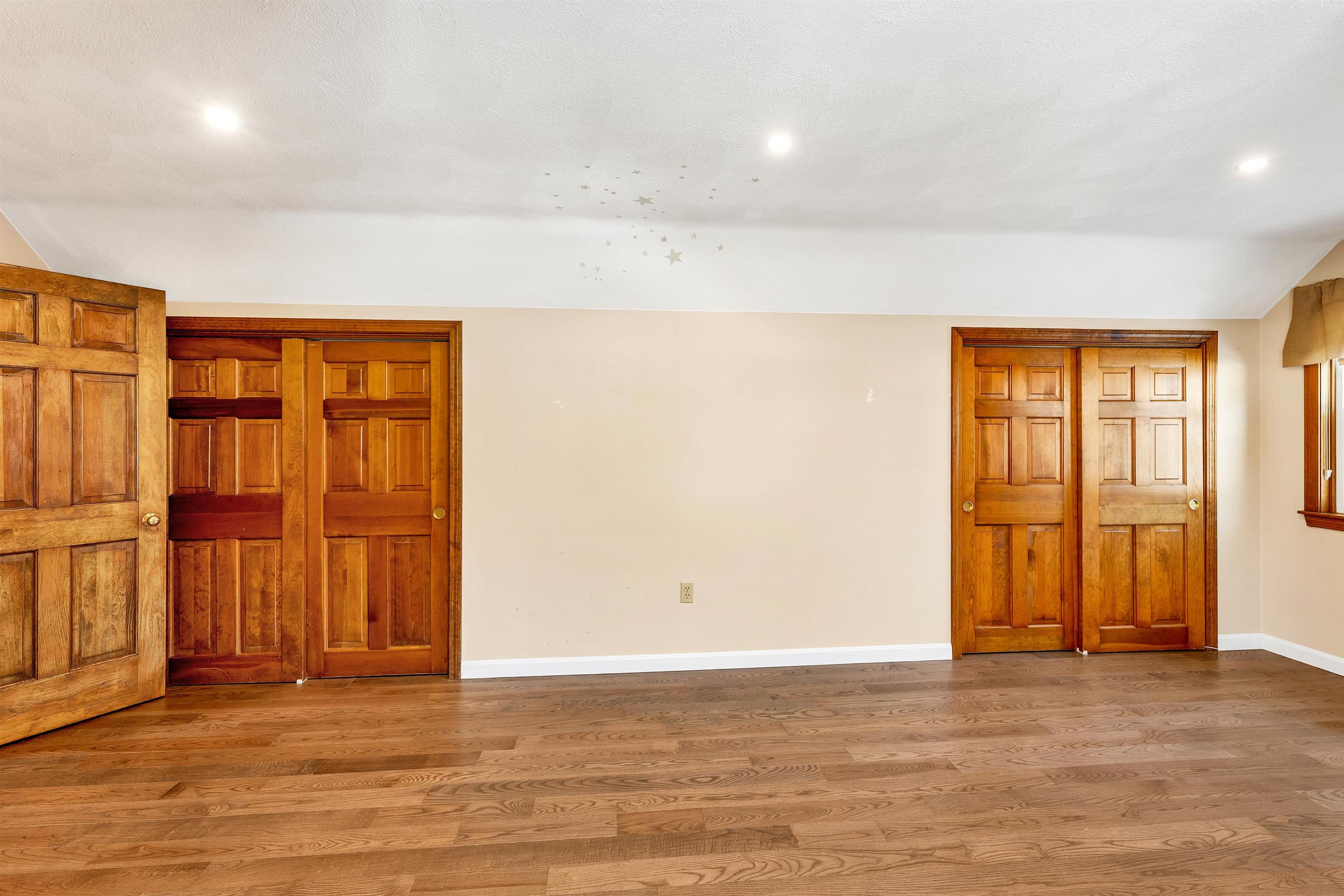 Nashua, New Hampshire 03063, United States, 4 Bedrooms Bedrooms, ,2 BathroomsBathrooms,Residential,Pending,8629