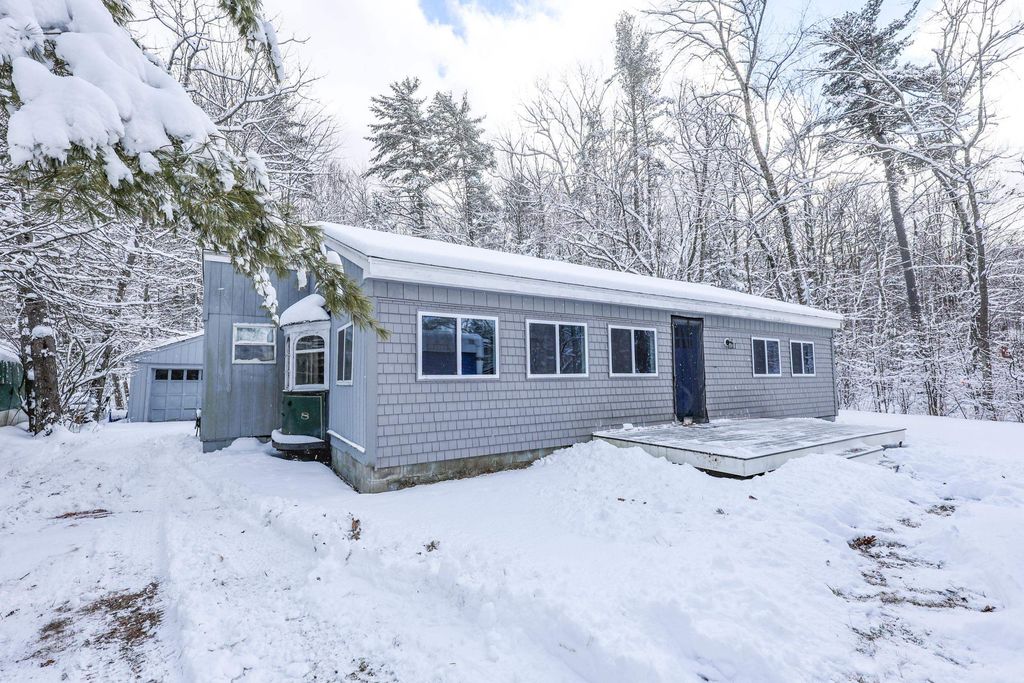 Photo of 129 Mountain Base Road, Goffstown, NH 03045 (MLS # 5074424)