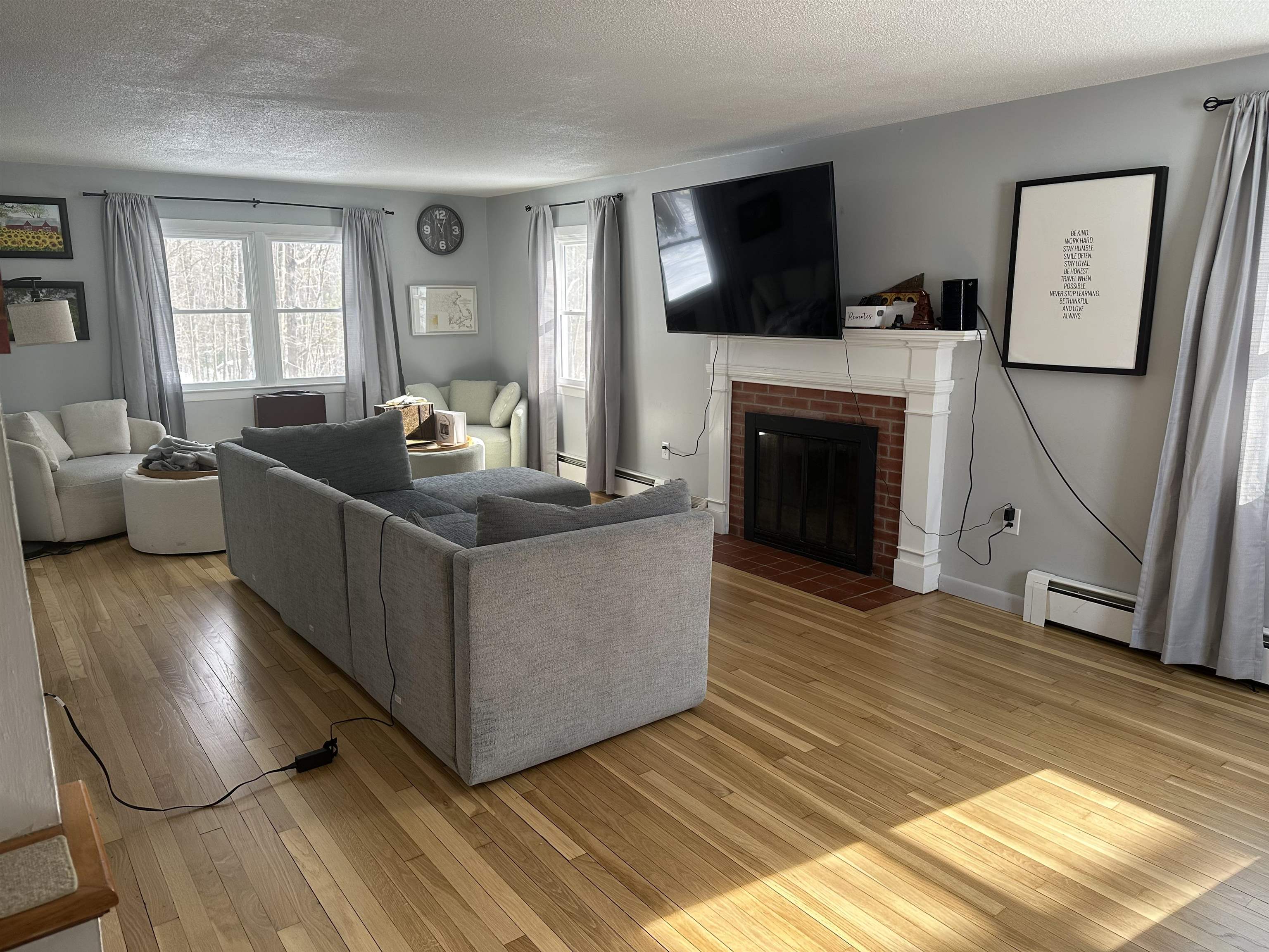 Laconia, New Hampshire 03246, United States, 4 Bedrooms Bedrooms, ,3 BathroomsBathrooms,Residential,Active,3294