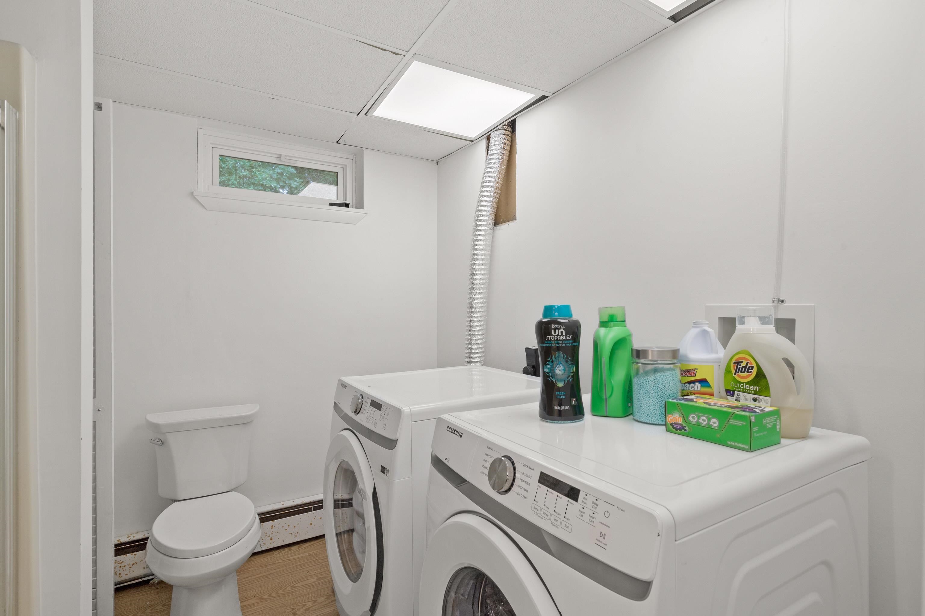 Laconia, New Hampshire 03246, United States, 4 Bedrooms Bedrooms, ,3 BathroomsBathrooms,Residential,Active,3294