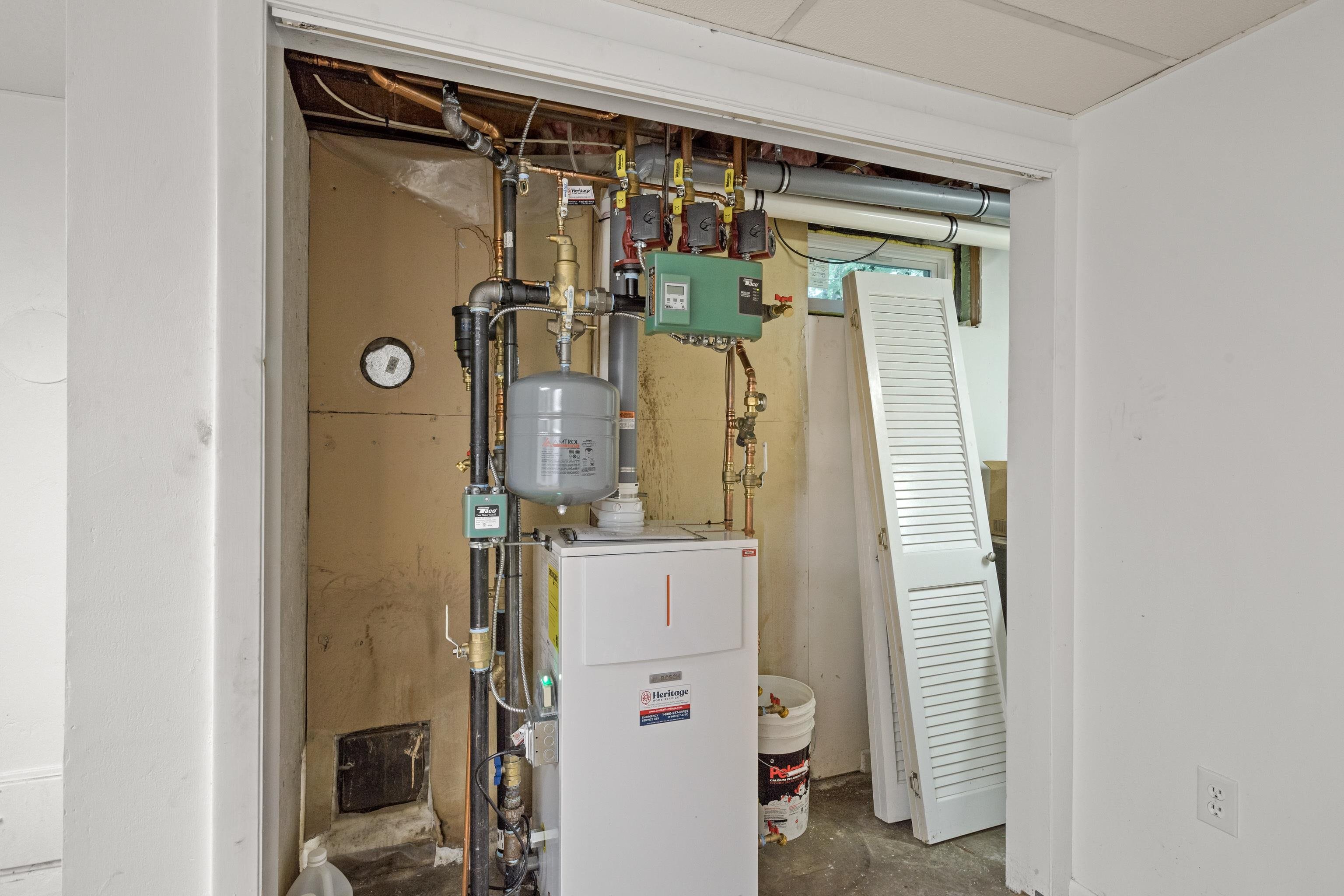 Laconia, New Hampshire 03246, United States, 4 Bedrooms Bedrooms, ,3 BathroomsBathrooms,Residential,Active,3294