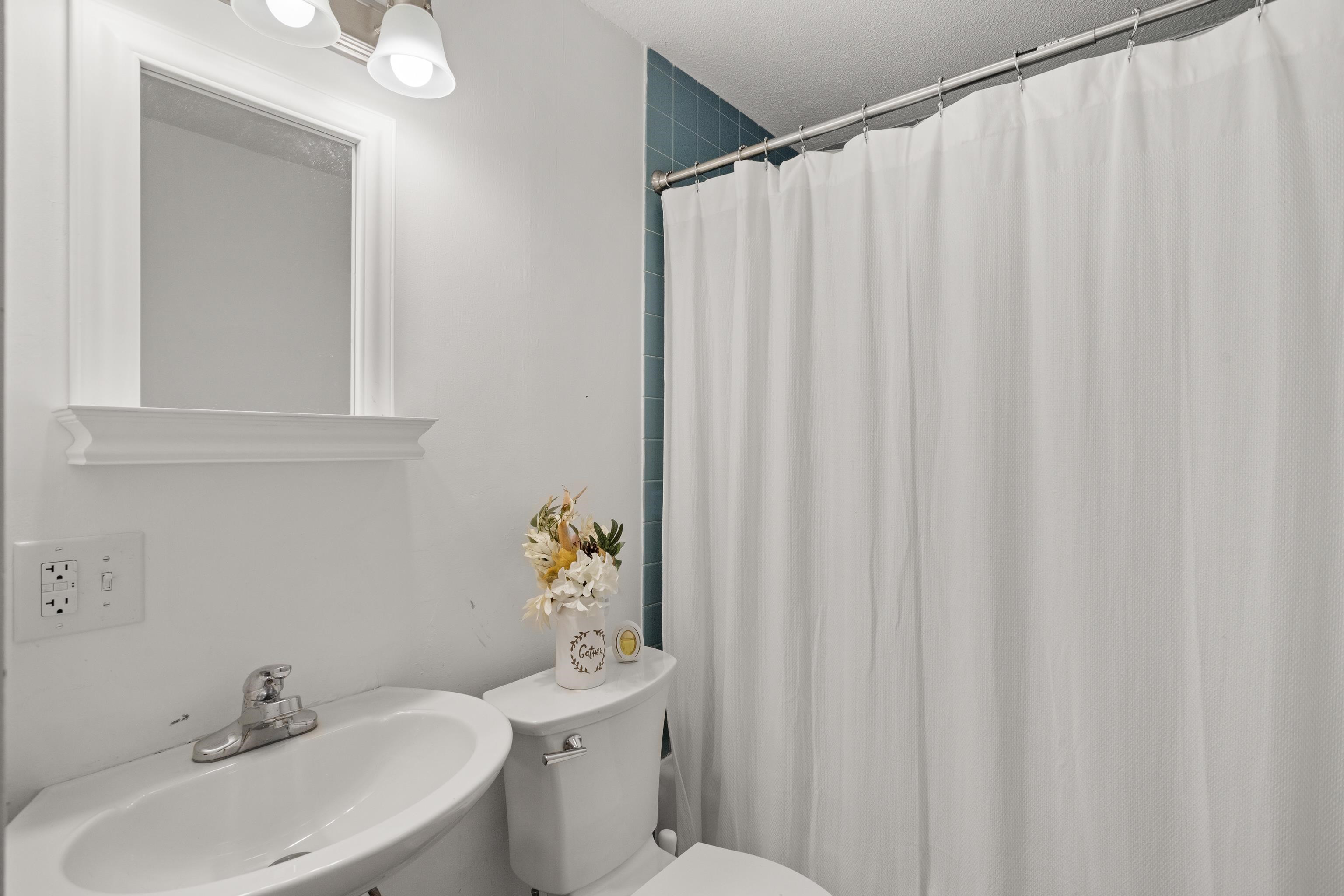 Laconia, New Hampshire 03246, United States, 4 Bedrooms Bedrooms, ,3 BathroomsBathrooms,Residential,Active,3294