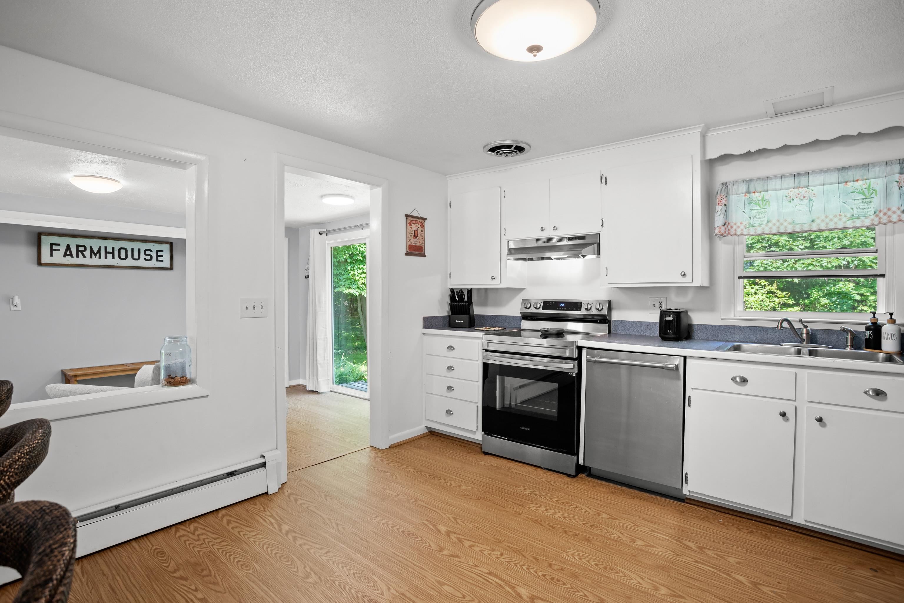 Laconia, New Hampshire 03246, United States, 4 Bedrooms Bedrooms, ,3 BathroomsBathrooms,Residential,Active,3294