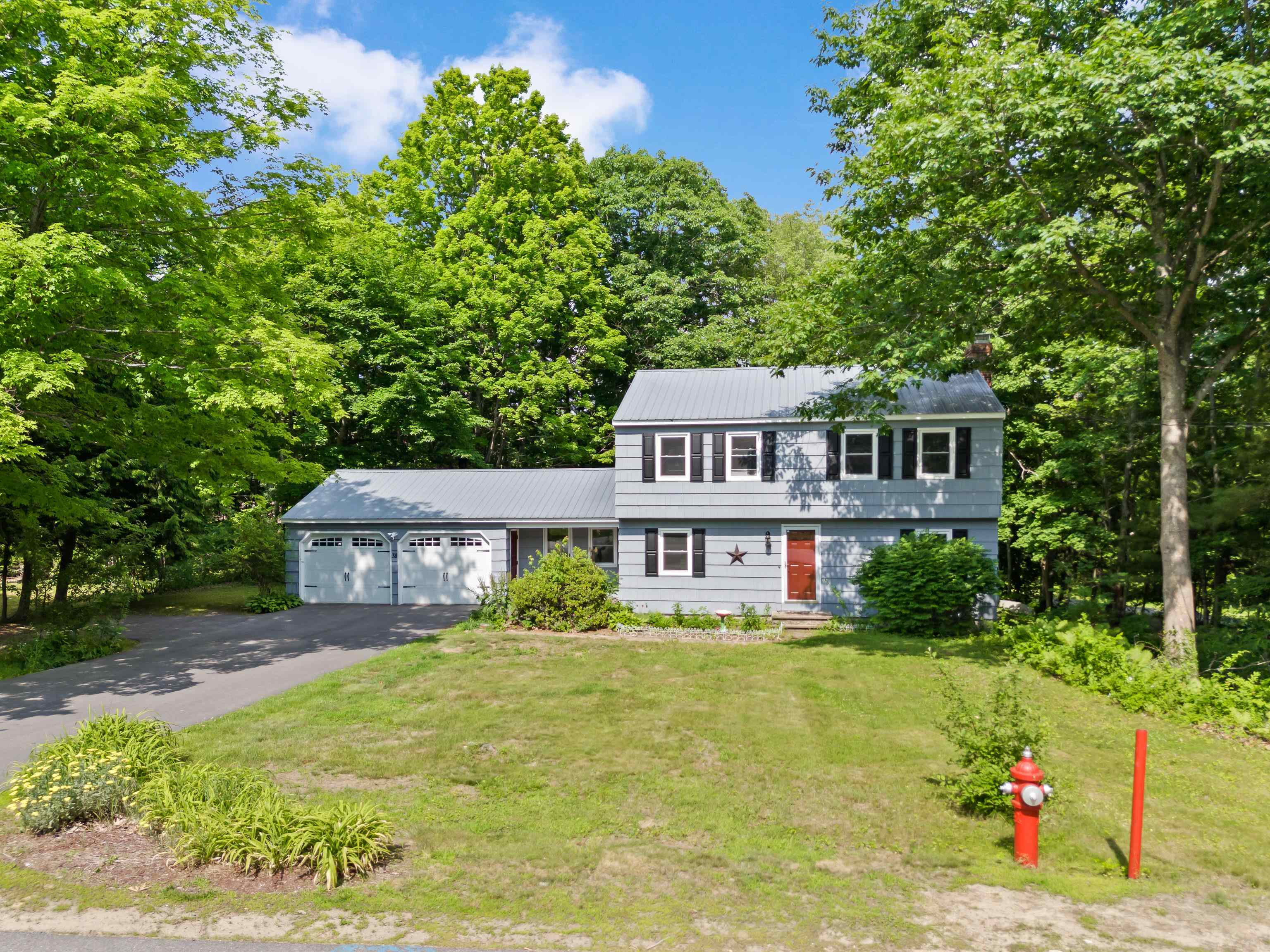 Laconia, New Hampshire 03246, United States, 4 Bedrooms Bedrooms, ,3 BathroomsBathrooms,Residential,Active,3294