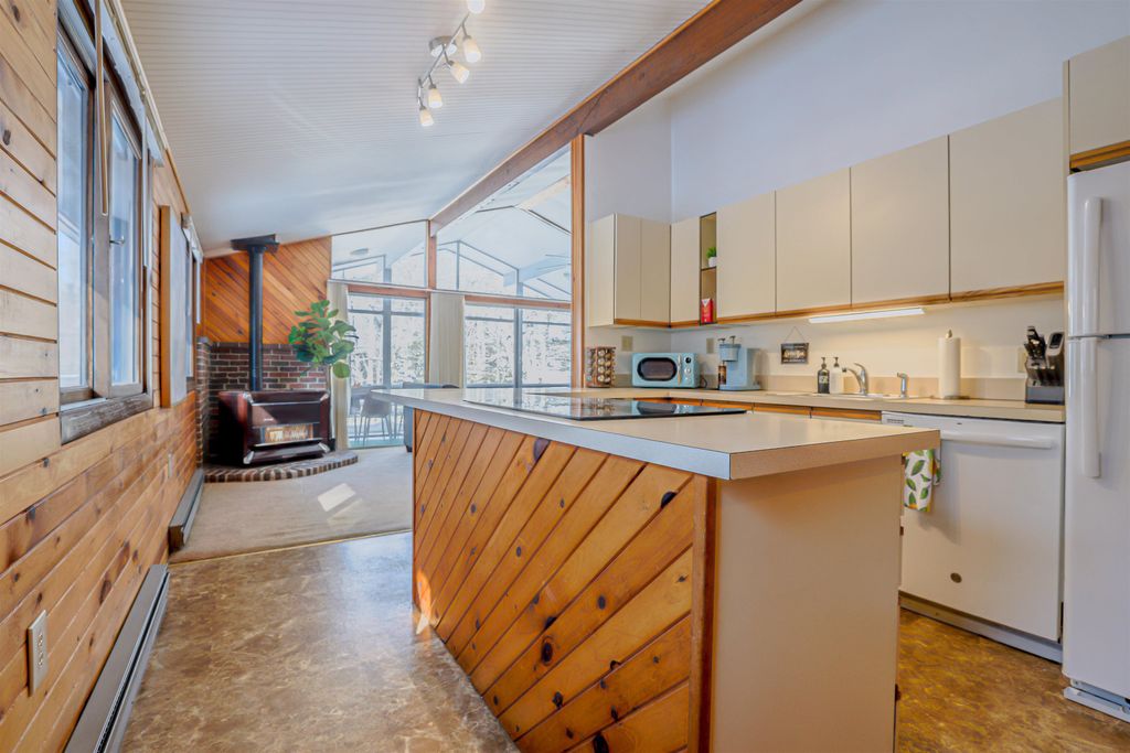 Photo of 4 N. Shore Drive, Barnstead, NH 03225 (MLS # 5075845)