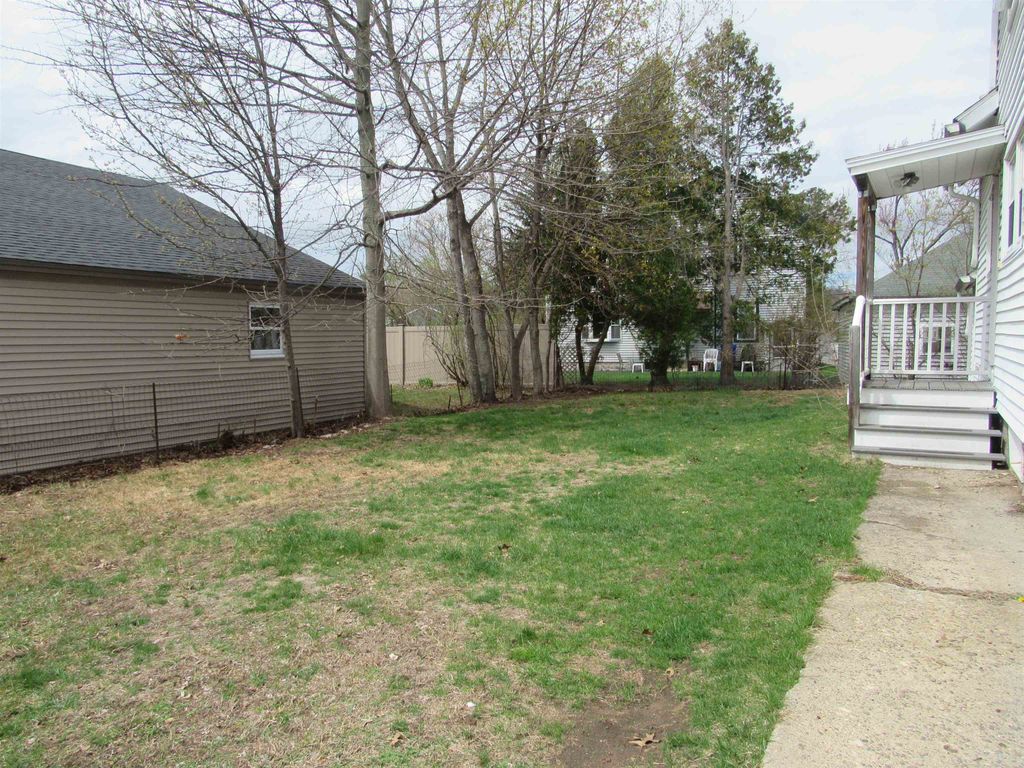 Photo of 30 LONGWOOD Avenue, Manchester, NH 03109 (MLS # 5084323)