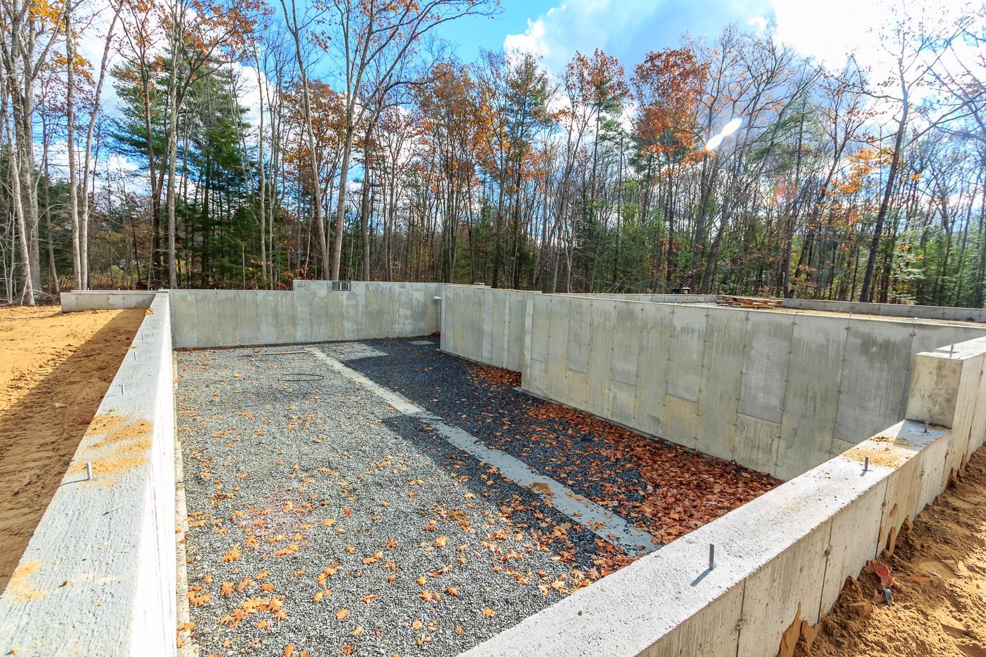 Raymond, New Hampshire 03077, United States, 3 Bedrooms Bedrooms, ,2 BathroomsBathrooms,Residential,Active,241755