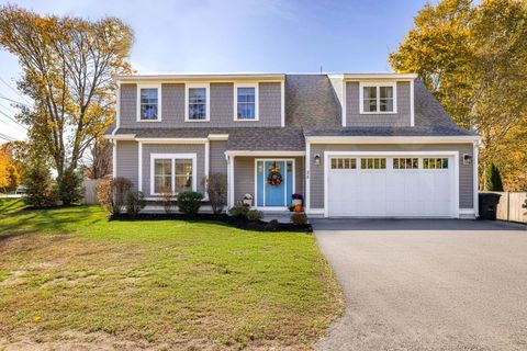 Photo of 25 Mangrove Street, Portsmouth, NH 03801 (MLS # 5067747)