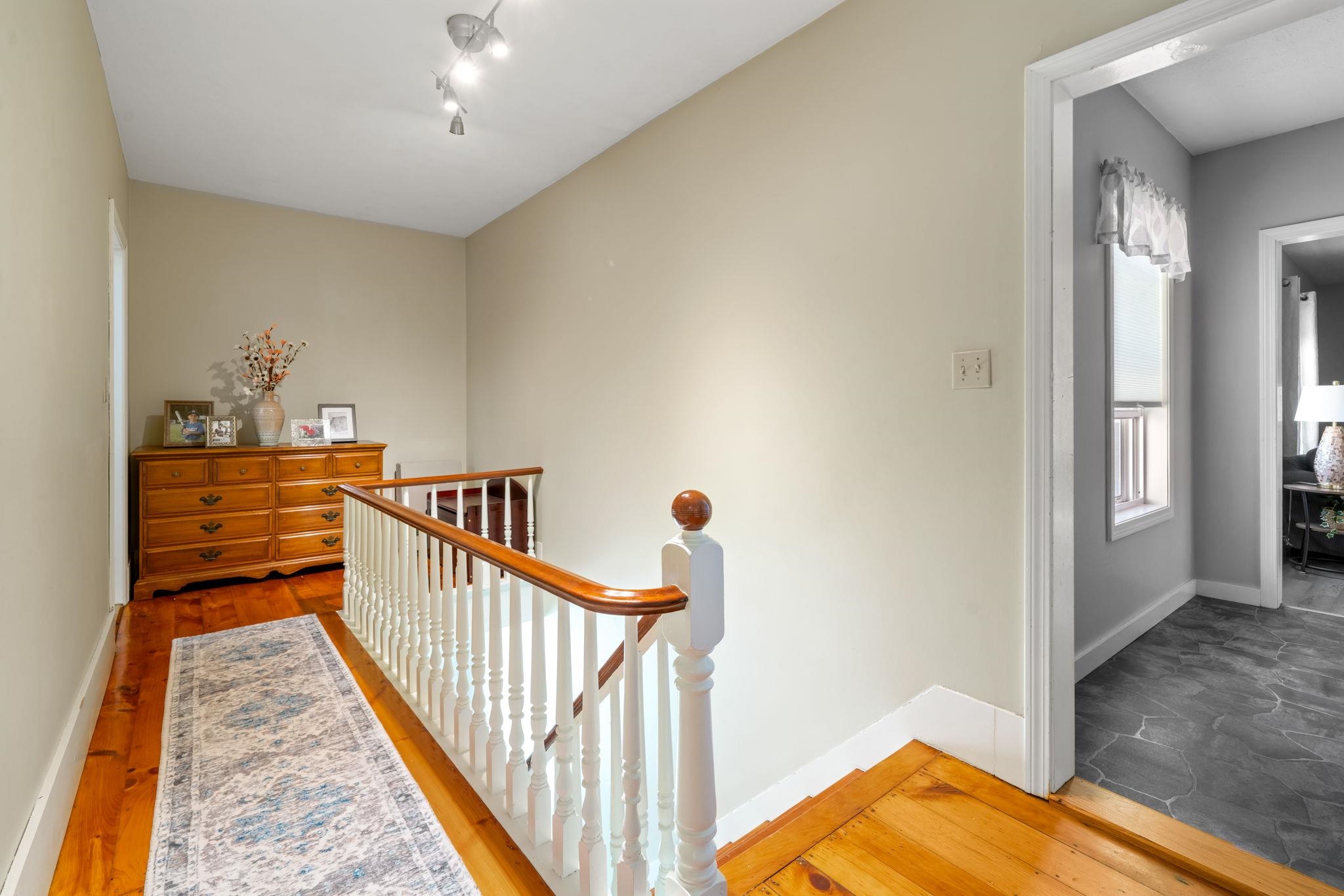 16 Meetinghouse Hill Road