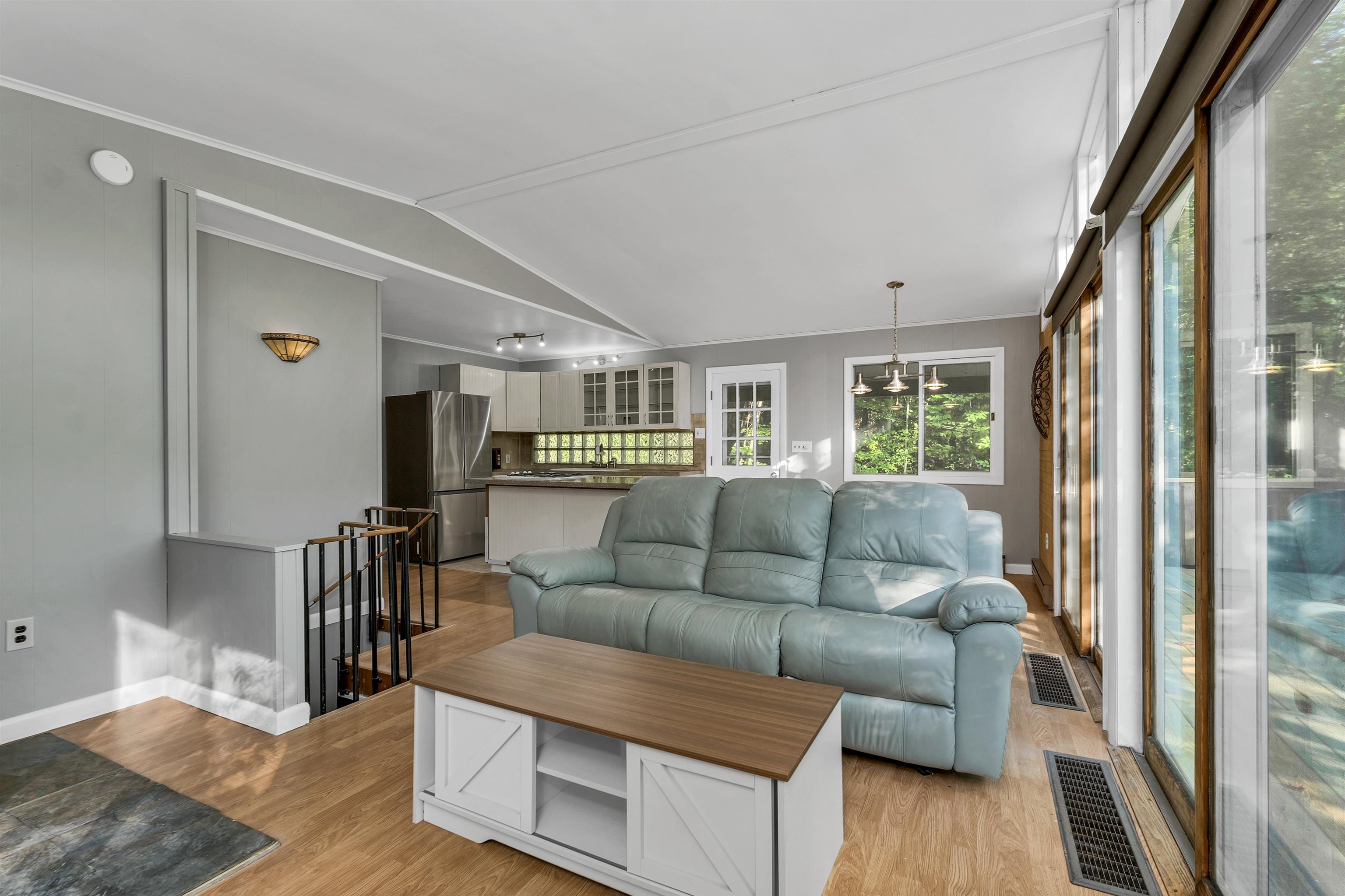 Thornton, New Hampshire 03285, United States, 4 Bedrooms Bedrooms, ,2 BathroomsBathrooms,Residential,Active,189785