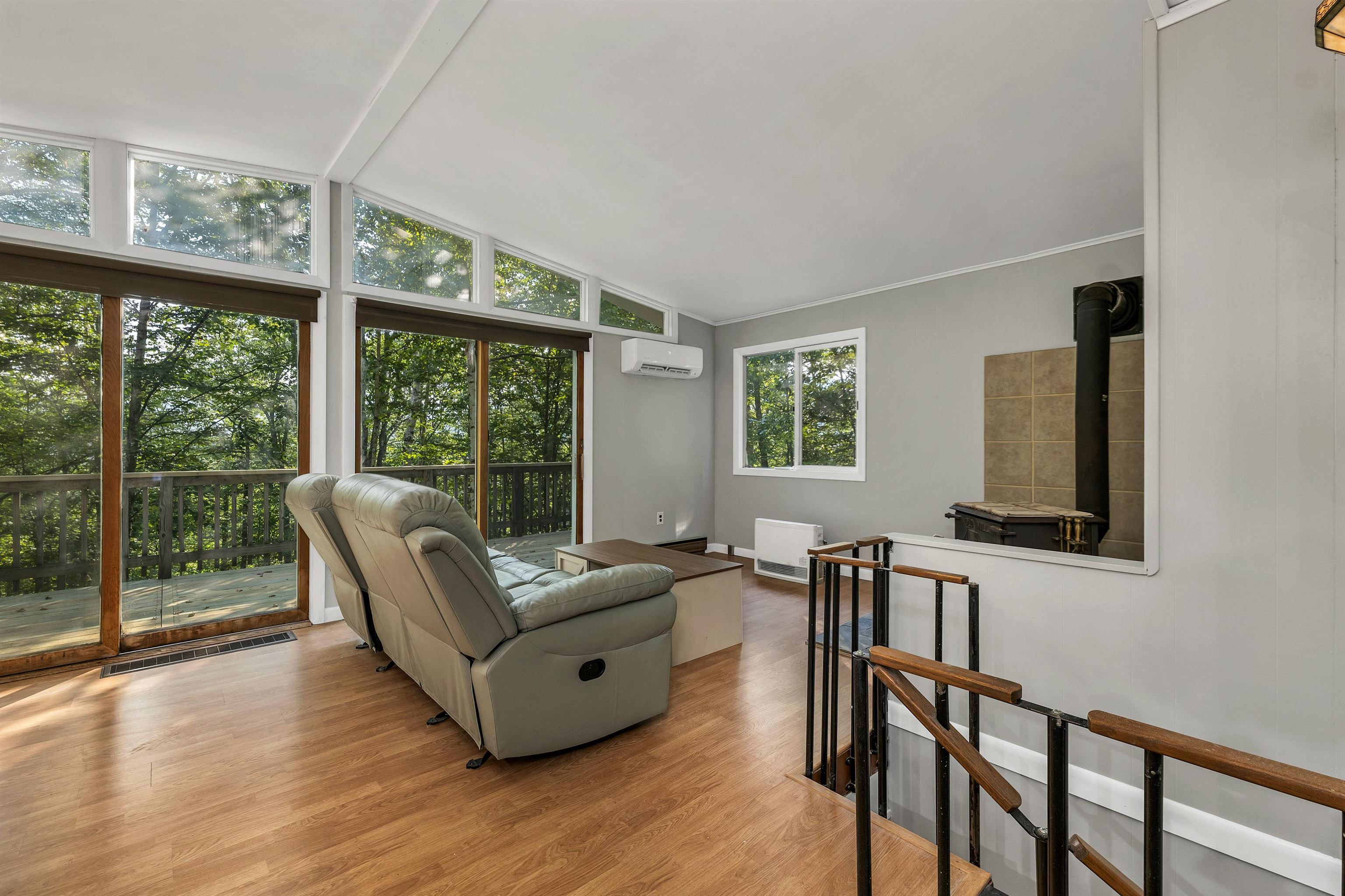 Thornton, New Hampshire 03285, United States, 4 Bedrooms Bedrooms, ,2 BathroomsBathrooms,Residential,Active,189785