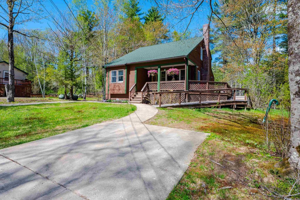 Photo of 21 Elaine Road, Middleton, NH 03887 (MLS # 5089484)