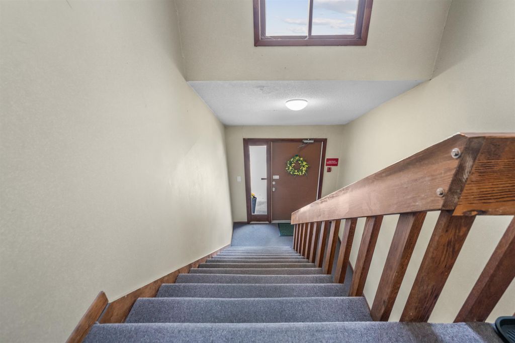 Photo of 4 Ternbury Square #D3, Nashua, NH 03060 (MLS # 5086055)