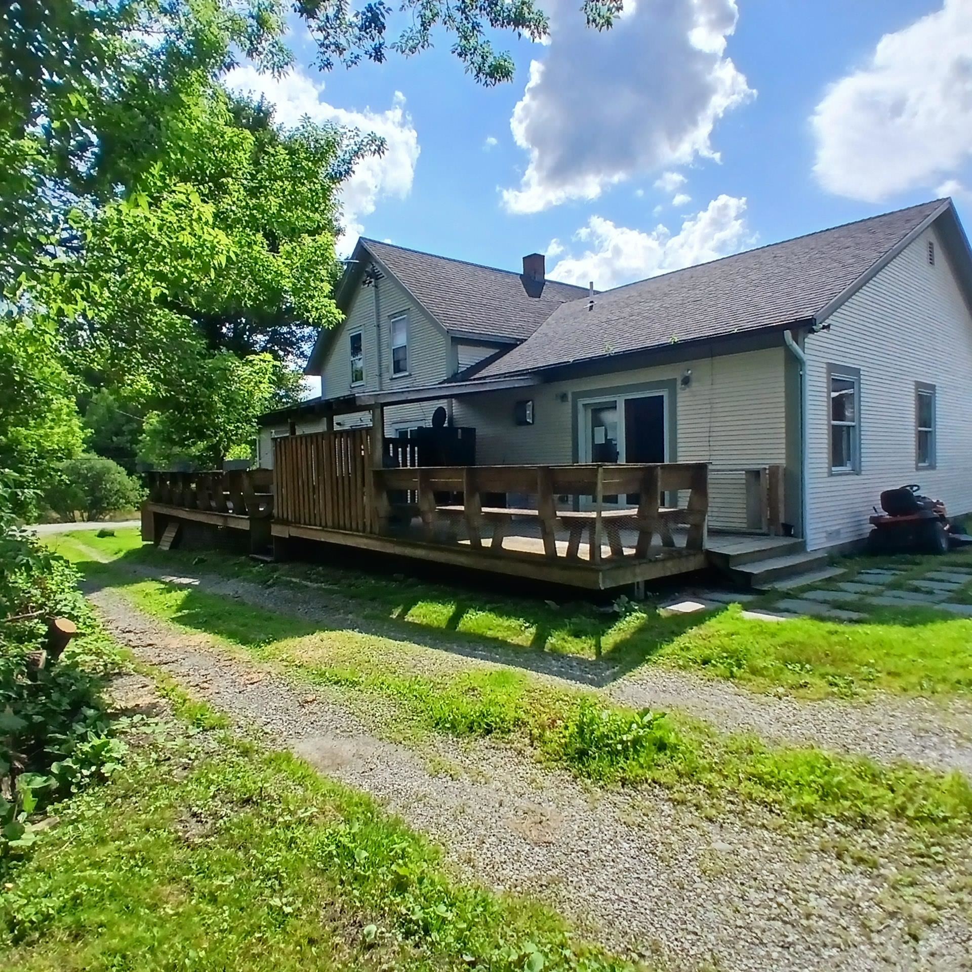 852 Pollander Road