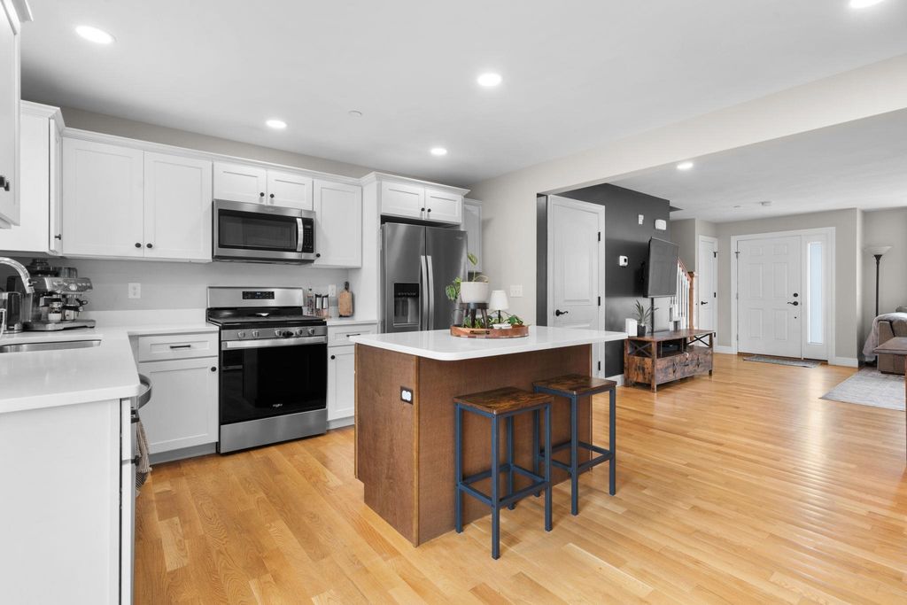 Photo of 30 Brook Street #5, Derry, NH 03038 (MLS # 5083986)