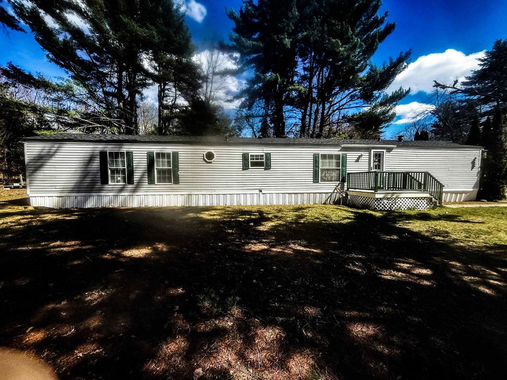 Photo of 22 Wayne Drive #22, Derry, NH 03038 (MLS # 5085319)