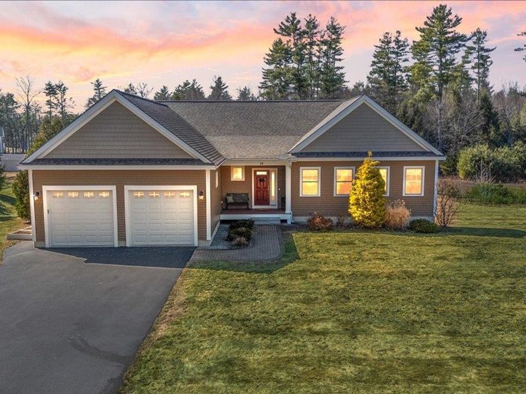 Photo of 14 Tomasian Drive, Merrimack, NH 03054 (MLS # 5080760)