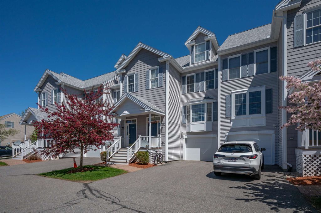 Photo of 17 Georgetown Drive, Nashua, NH 03062 (MLS # 5088069)