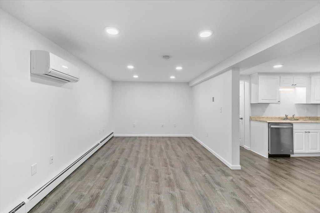 Photo of 15 Linda Street #5, Salem, NH 03079 (MLS # 5070644)