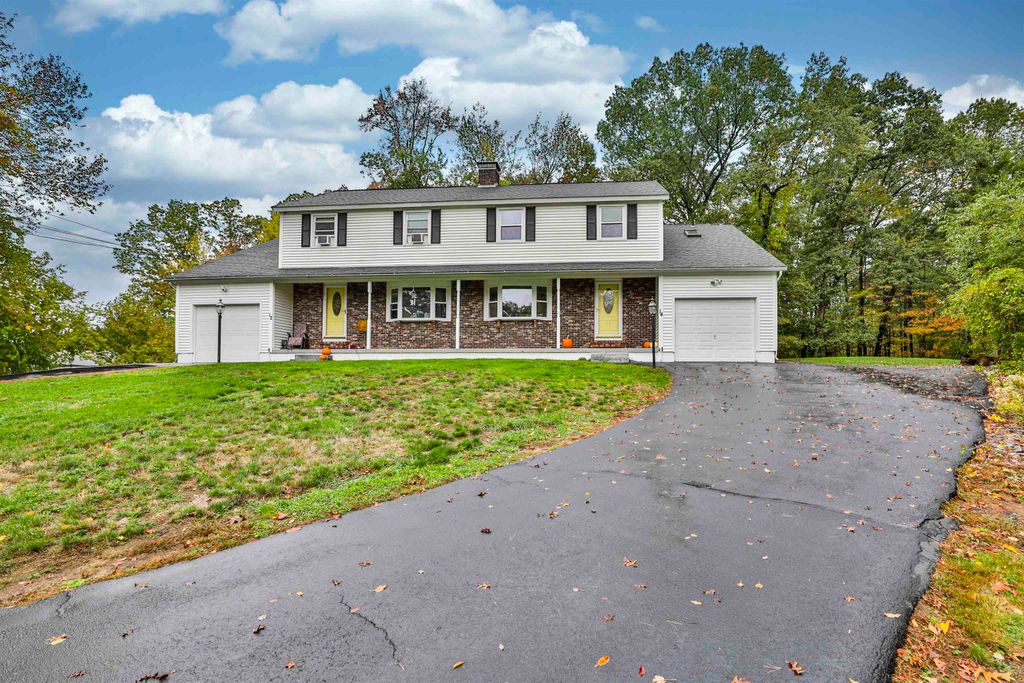 Photo of 14 Clare Lane, Salem, NH 03079 (MLS # 5065813)