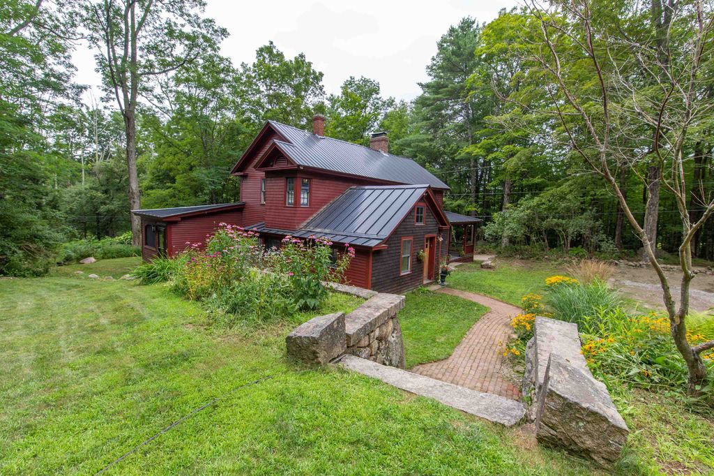 Photo of 314 Old Mail Road, Tamworth, NH 03886 (MLS # 5090061)