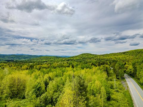00 VT Rte 122 Sheffield VT 05866