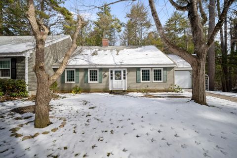 Photo of 12 Laurel Circle, Wolfeboro, NH 03894 (MLS # 5080971)