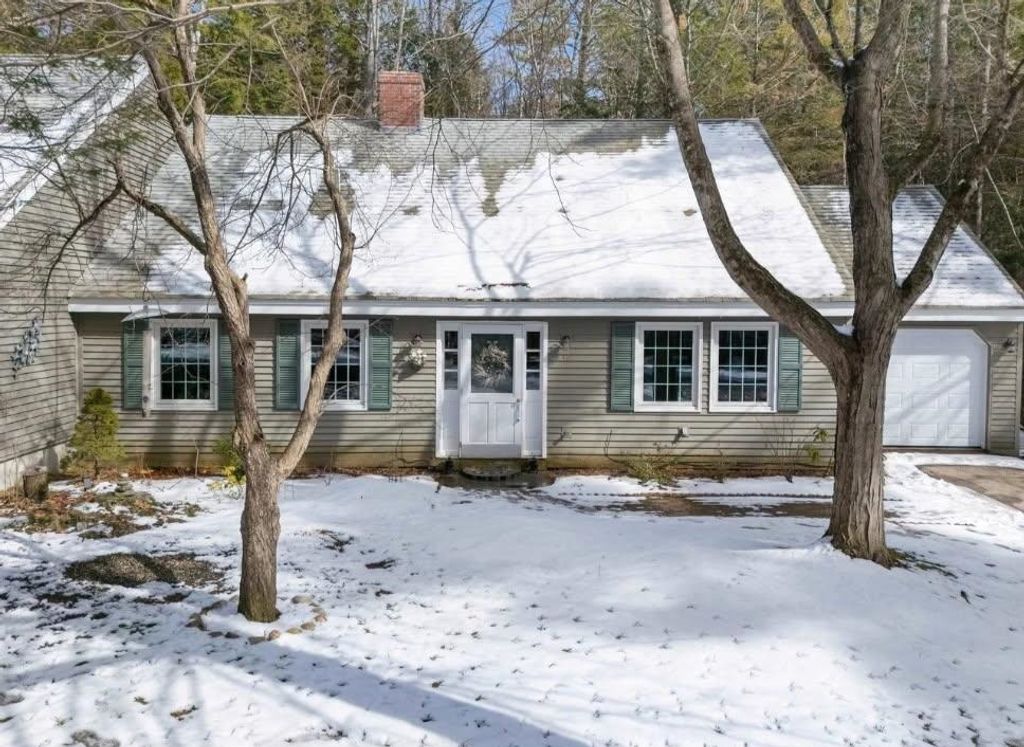 Photo of 12 Laurel Circle, Wolfeboro, NH 03894 (MLS # 5080971)