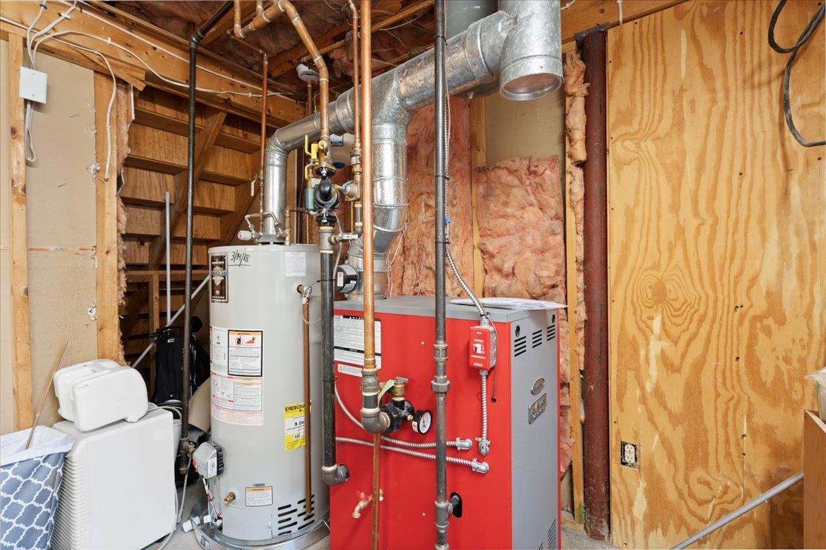 Manchester, New Hampshire 03104, United States, 3 Bedrooms Bedrooms, ,2 BathroomsBathrooms,Residential,Active,229982