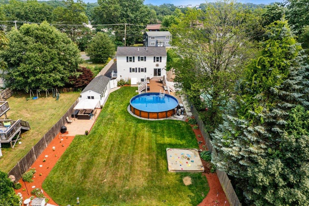 Manchester, New Hampshire 03104, United States, 3 Bedrooms Bedrooms, ,2 BathroomsBathrooms,Residential,Active,229982