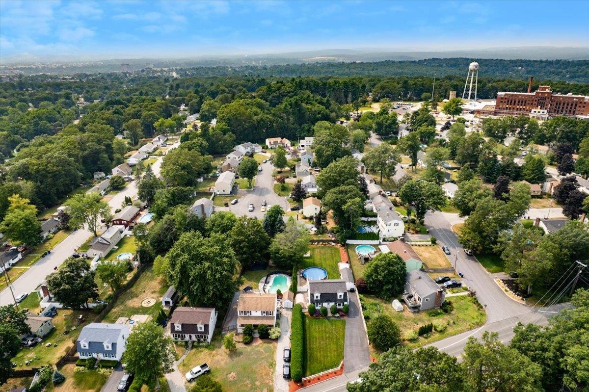 Manchester, New Hampshire 03104, United States, 3 Bedrooms Bedrooms, ,2 BathroomsBathrooms,Residential,Active,229982