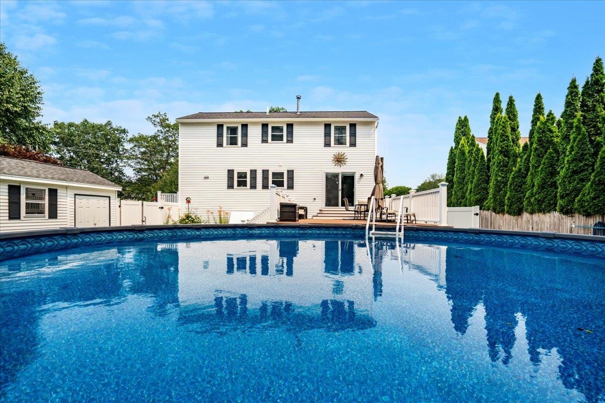 Manchester, New Hampshire 03104, United States, 3 Bedrooms Bedrooms, ,2 BathroomsBathrooms,Residential,Active,229982