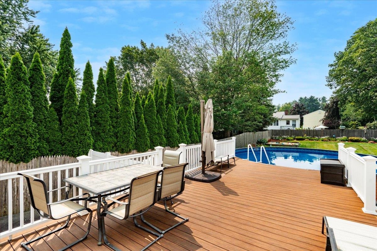 Manchester, New Hampshire 03104, United States, 3 Bedrooms Bedrooms, ,2 BathroomsBathrooms,Residential,Active,229982