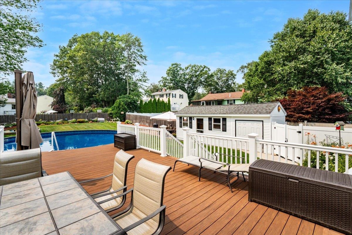 Manchester, New Hampshire 03104, United States, 3 Bedrooms Bedrooms, ,2 BathroomsBathrooms,Residential,Active,229982