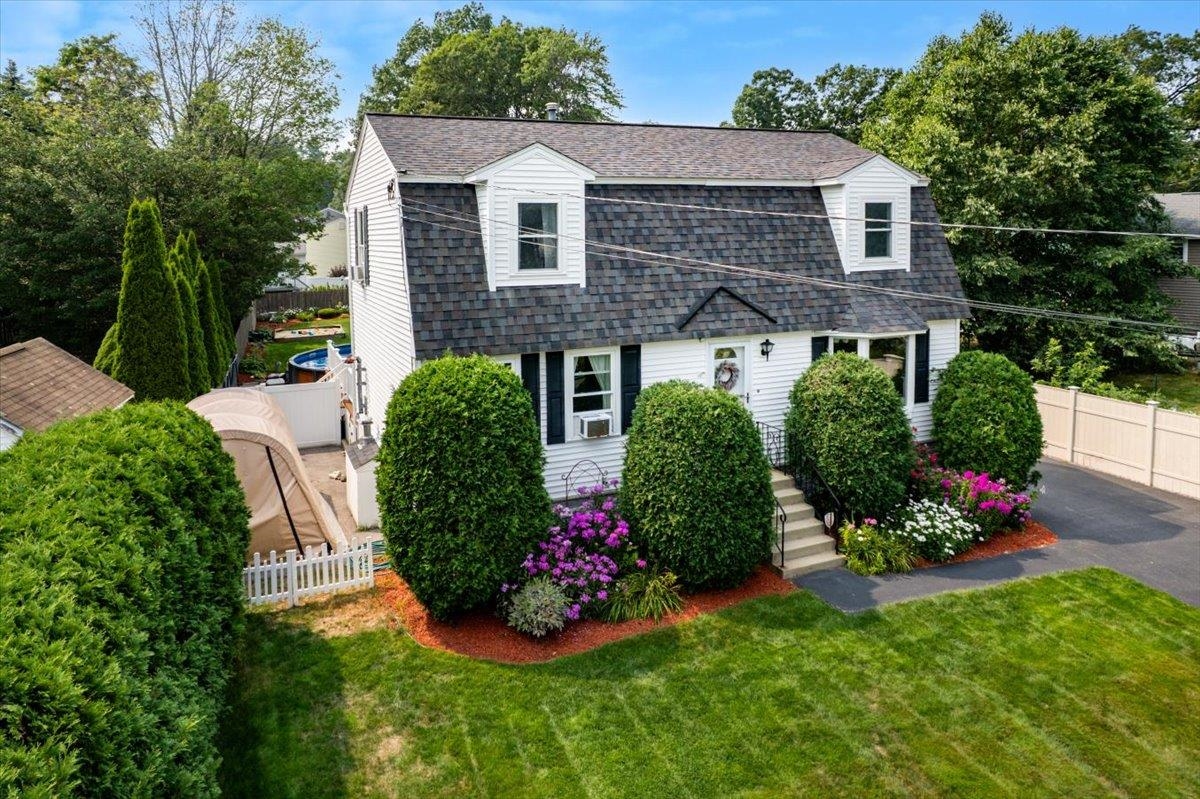 Manchester, New Hampshire 03104, United States, 3 Bedrooms Bedrooms, ,2 BathroomsBathrooms,Residential,Active,229982