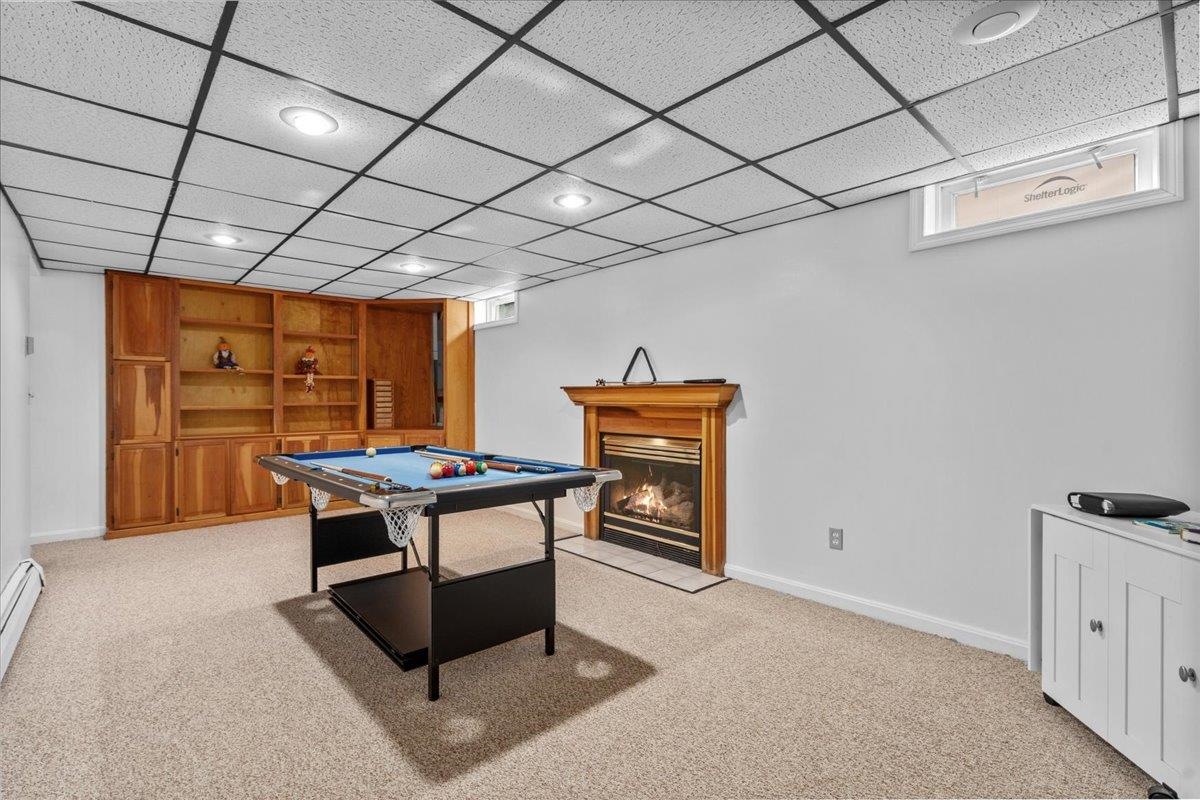 Manchester, New Hampshire 03104, United States, 3 Bedrooms Bedrooms, ,2 BathroomsBathrooms,Residential,Active,229982