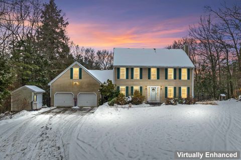 Photo of 61 Folsom Meadows, Fremont, NH 03044 (MLS # 5073527)