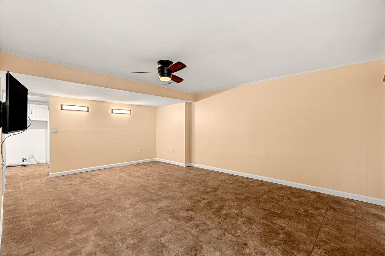 33 Cannongate Road 33