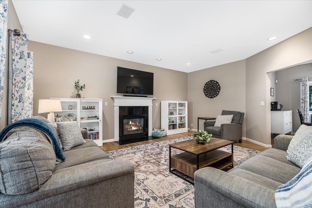 Merrimack, New Hampshire 03054, United States, 5 Bedrooms Bedrooms, ,4 BathroomsBathrooms,Residential,Active,178224